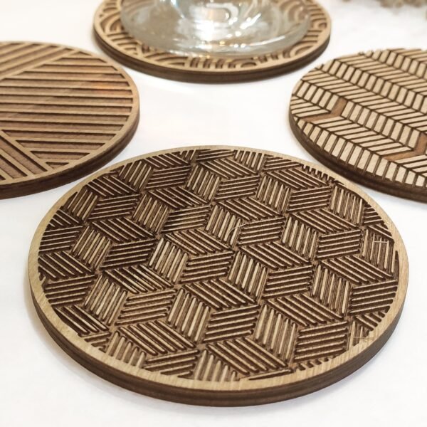 Set med 4 träunderlägg – Geometrisk design & handgjorda - Image 3