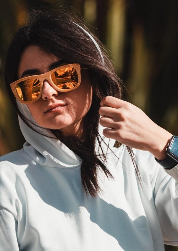 Limited edition solglasögon i bambu med spegelglas från Eyewood – Dream Wayfarer